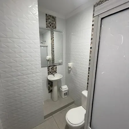 Apartahotel En Edificio Delfines