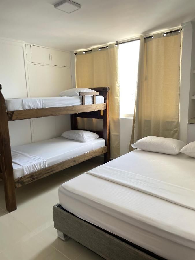 Apartahotel En Edificio Delfines 4*