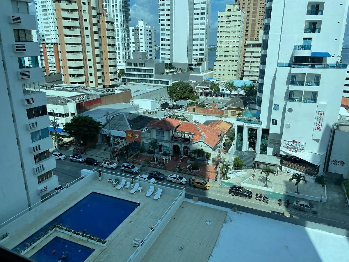 En Edificio Delfines Apartahotel 4*