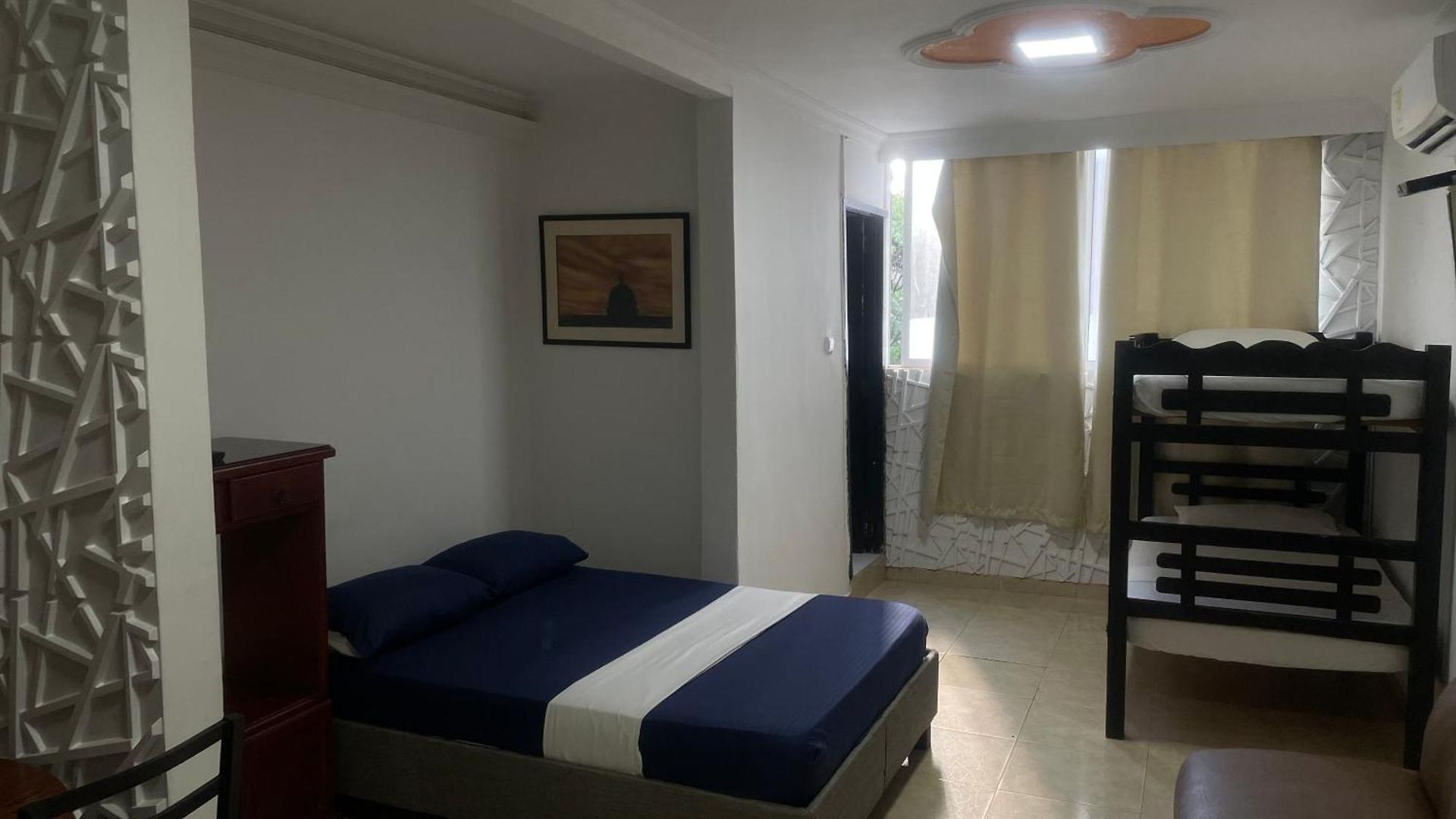 Apartahotel En Edificio Delfines