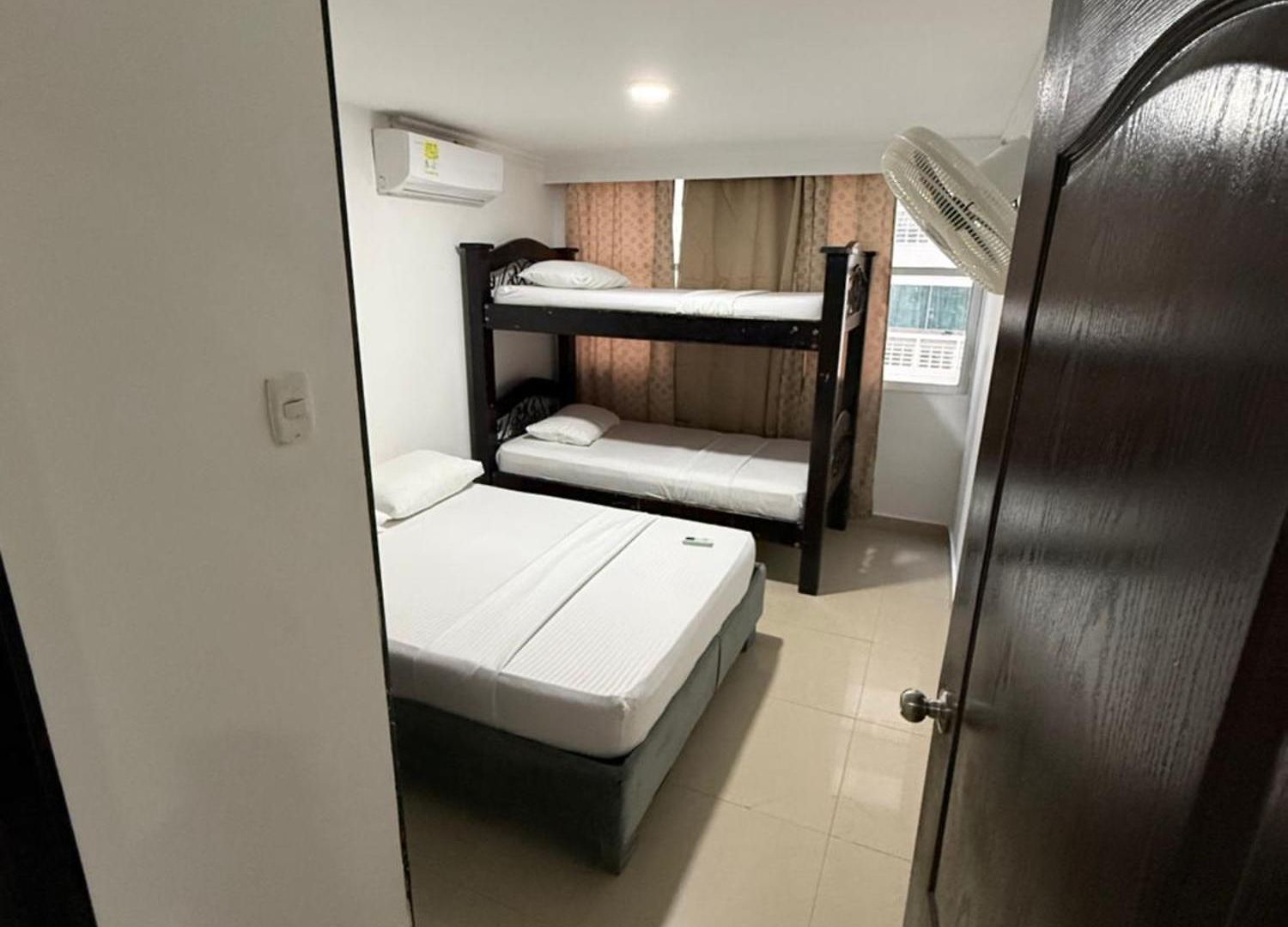 Apartahotel En Edificio Delfines 4*