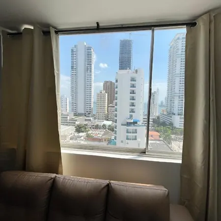 En Edificio Delfines Apartahotel