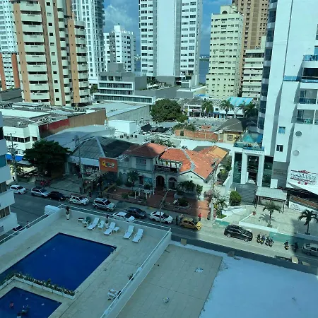 En Edificio Delfines Apartahotel 4*