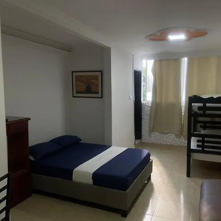 Apartahotel En Edificio Delfines