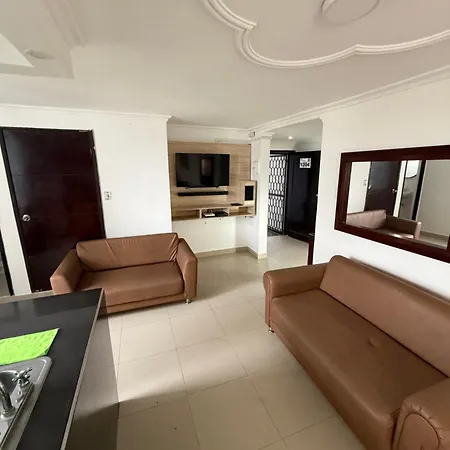 Apartahotel En Edificio Delfines 4*