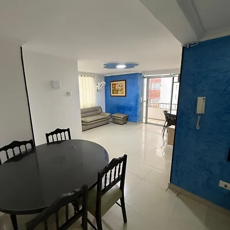 En Edificio Delfines Apartahotel