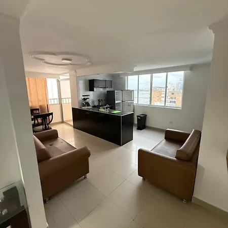 Apartahotel En Edificio Delfines 4*