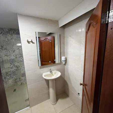 Apartahotel En Edificio Delfines 4*