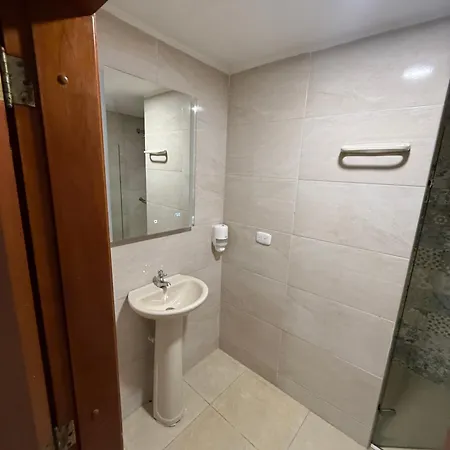Apartahotel En Edificio Delfines
